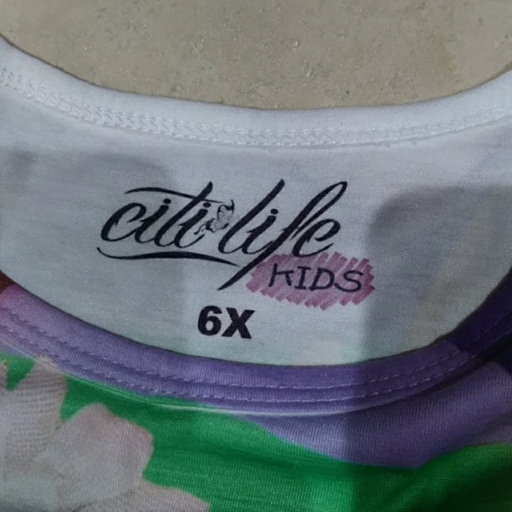 Girls dress - Picture 3 of 4